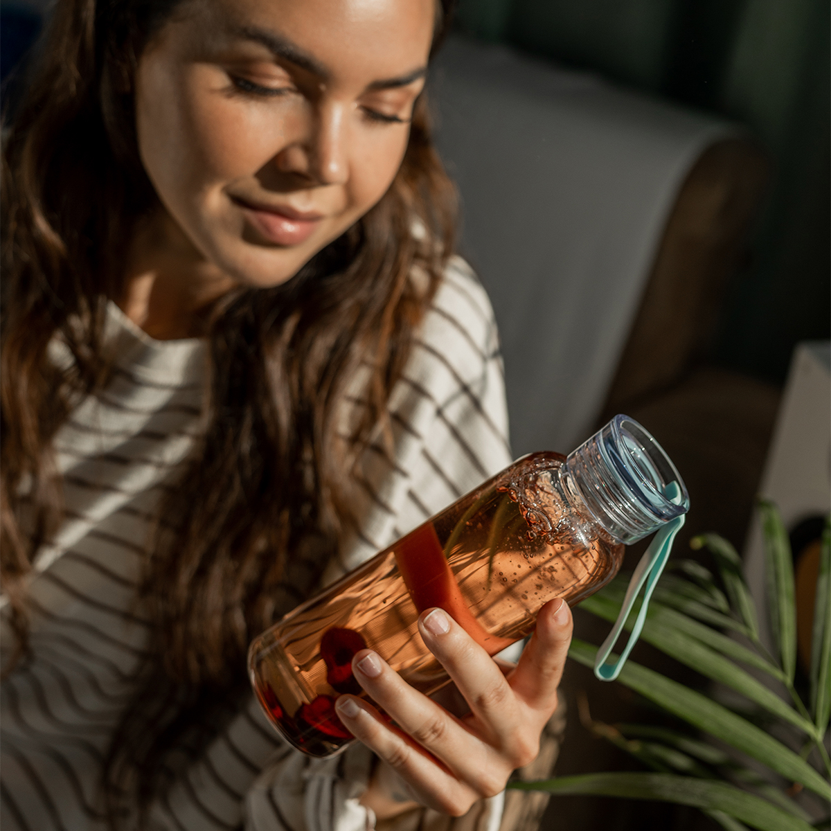 R08232.00 - Butelka szklana Azure 500 ml, transparentny