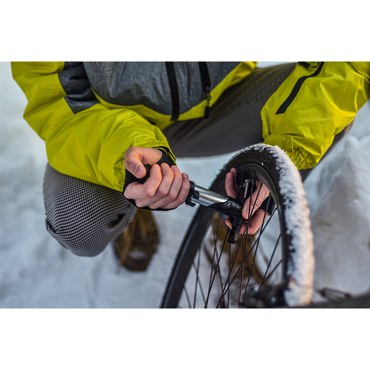 R17846.02.O - Pompka do roweru, czarny