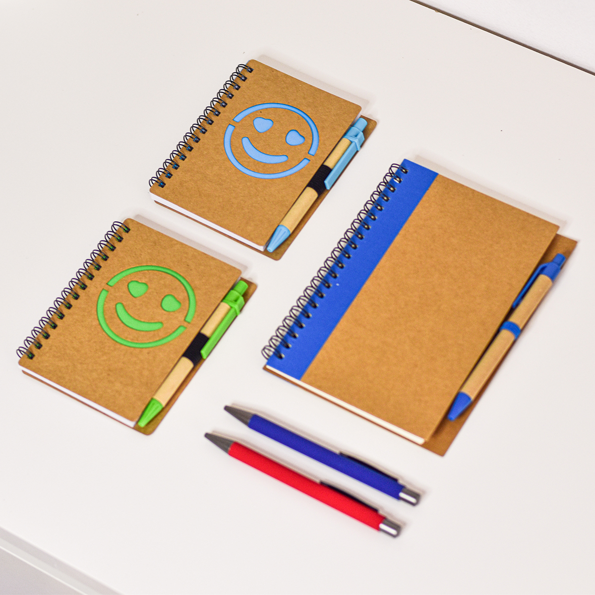 R64269.02 - Notes Smile, czarny