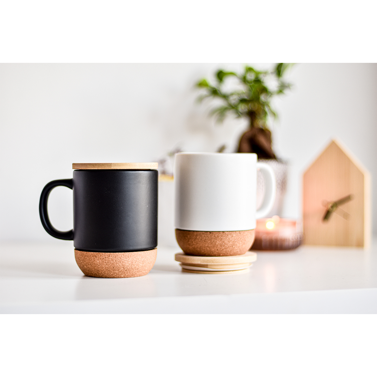 R85309.02 - Kubek ceramiczny z bambusową przykrywką Giulia, czarny