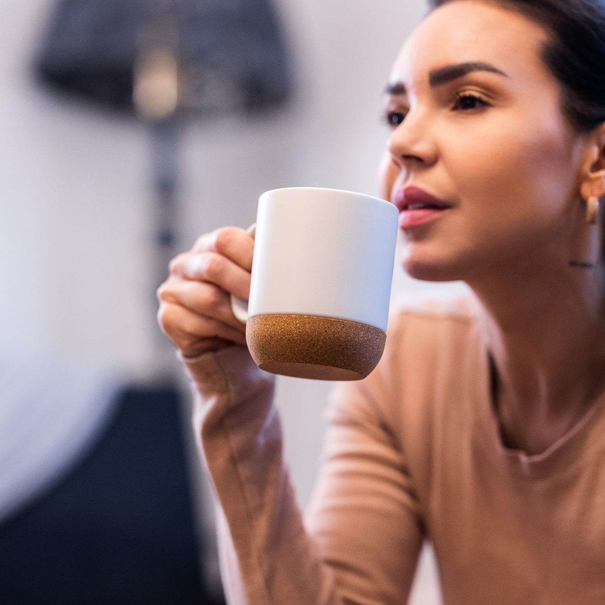 R85309.06.O - Kubek ceramiczny z bambusową przykrywką Giulia, biały